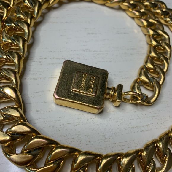 1970s Chanel Gold Toned Perfume Chain Belt Necklace Vintage Pristine condition - Picture 7 of 14